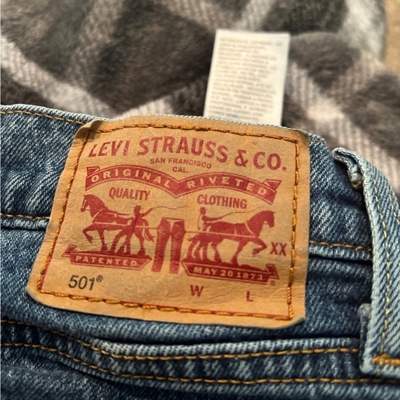 Levi 501’s - Picture 2 of 3